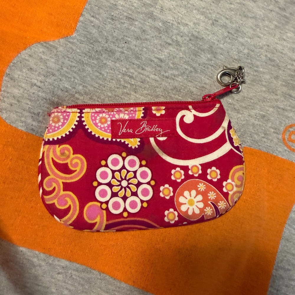 Vera Bradley strawberry Fizz Quilted Crossbody Bag with matching card holder - Picture 6 of 6
